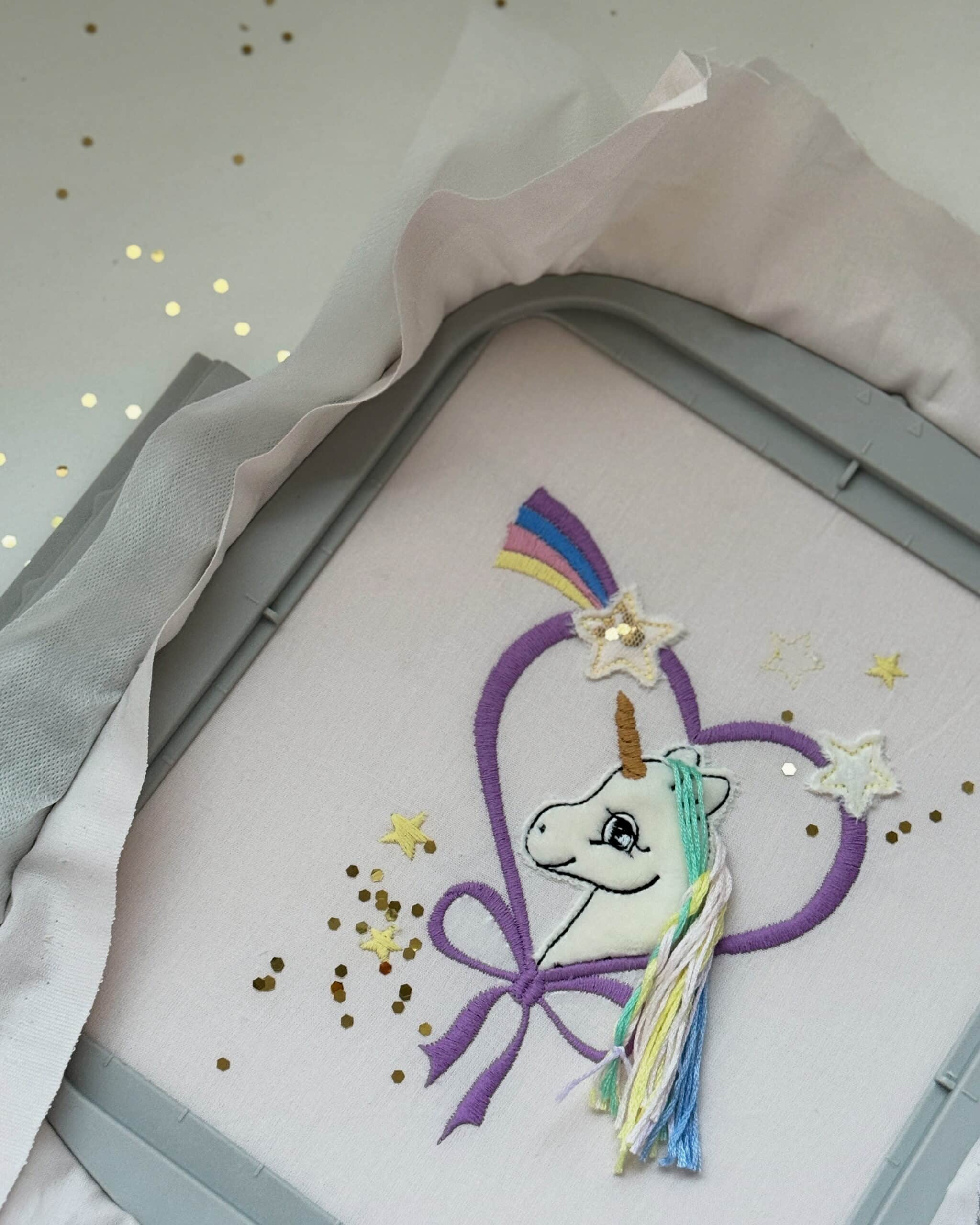 Einhorn, stickdatei, xaxelu, sticken, regenbogen , herz