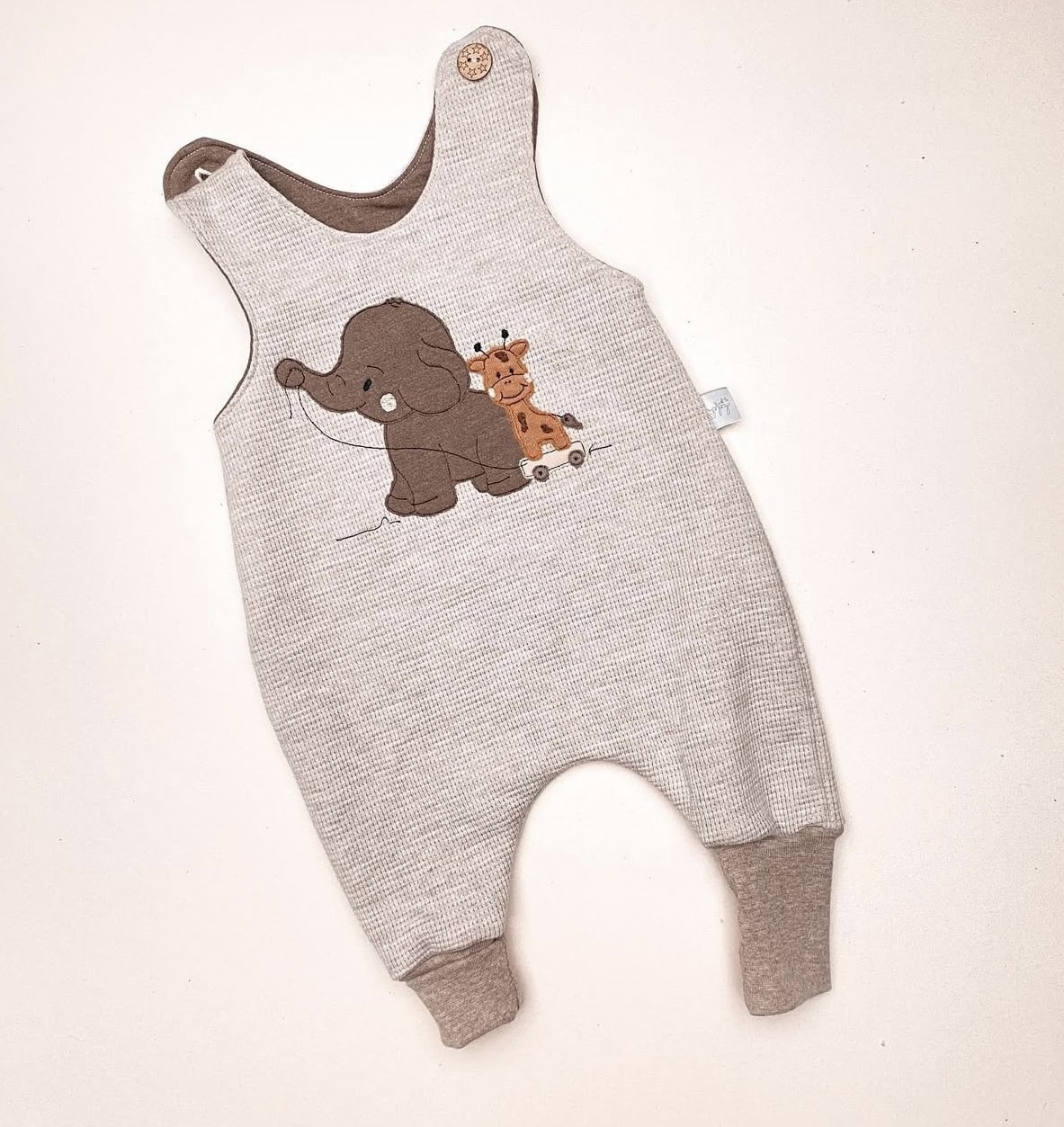 Wichtige Hinweise Bitte schaut euch die Motive vor dem Kauf genau an. Eine Rücknahme ist leider nicht möglich, da es sich um digitale Dateien handelt.