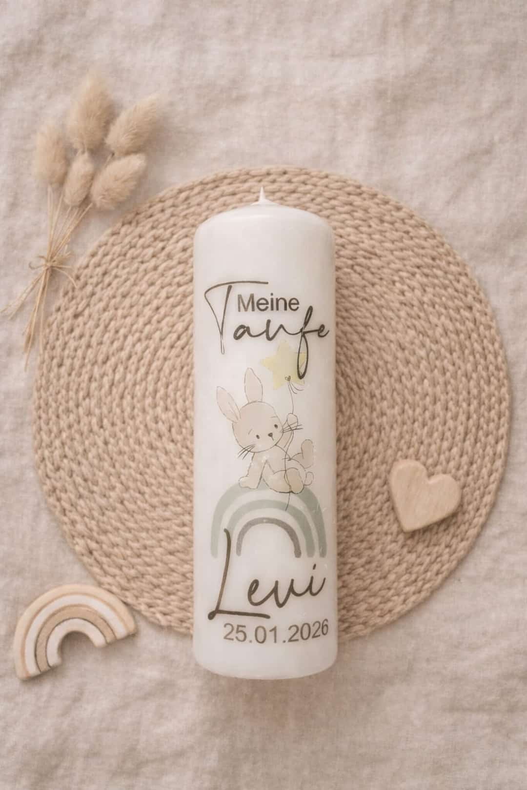 • Taufkarten & Einladungen • Poster fürs Baby- & Kinderzimmer • Geschenkverpackungen & Anhänger • Erinnerungsprints & Meilensteinkarten • Scrapbooking & Papeterie • Digitale & gedruckte DIY-Projekte